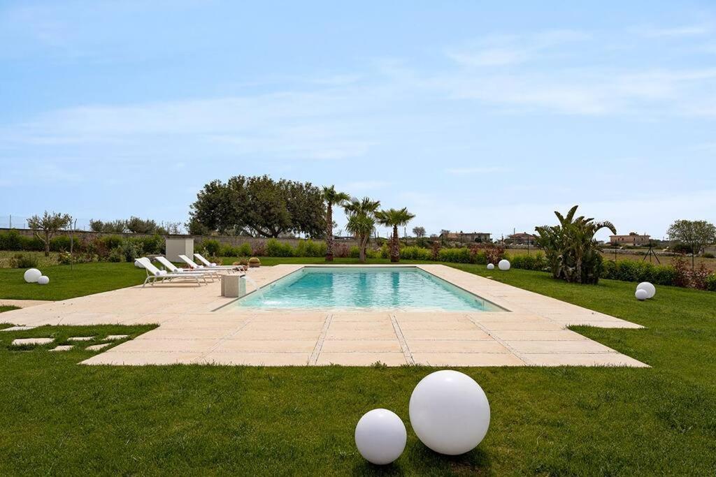 Villa Paradiso With Private Pool, Bbq Area, Huge Garden And Free Parking Модика Экстерьер фото
