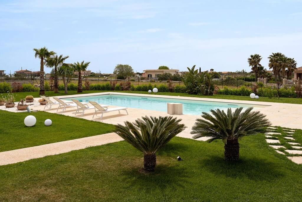 Villa Paradiso With Private Pool, Bbq Area, Huge Garden And Free Parking Модика Экстерьер фото
