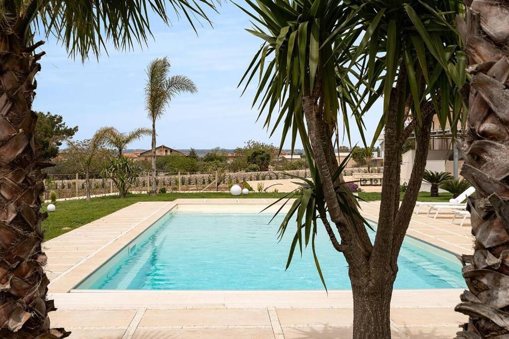 Villa Paradiso With Private Pool, Bbq Area, Huge Garden And Free Parking Модика Экстерьер фото